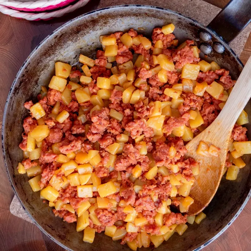 CHORIZO CON PAPAS